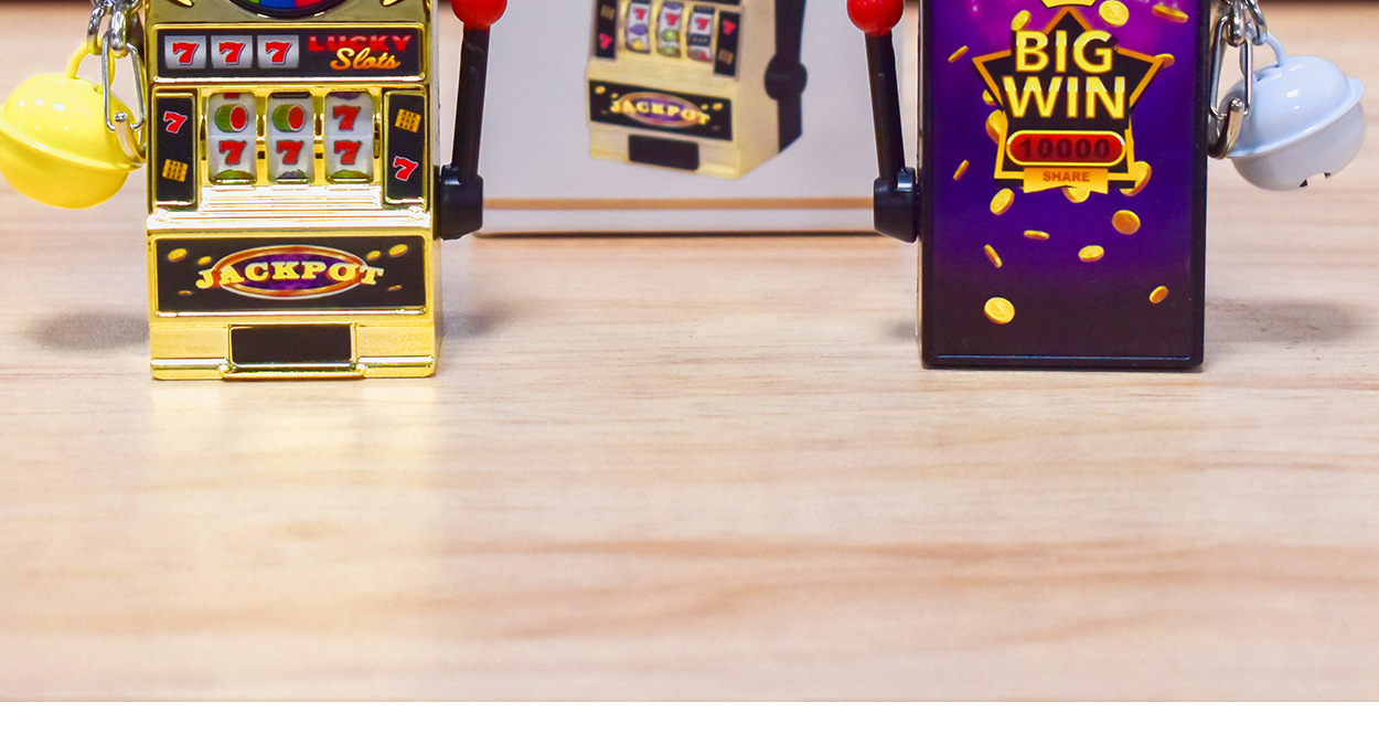 新款迷你创意迷你老虎机游戏水果中奖机小型摇奖机礼物挂饰小玩具