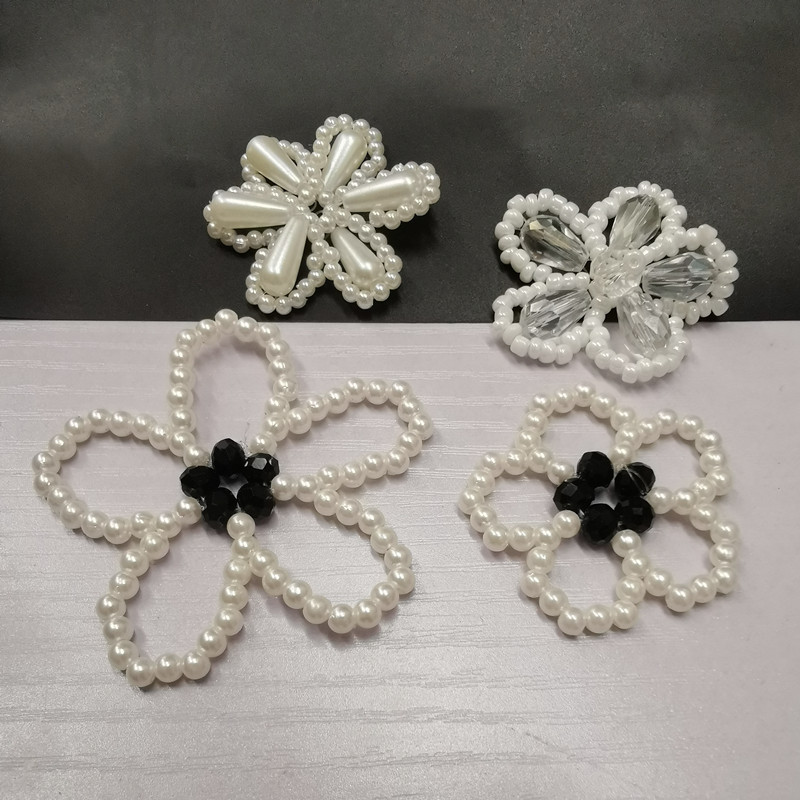 厂家批发手工编织五瓣花水晶珍珠花朵饰品diy耳环袜子服装辅料