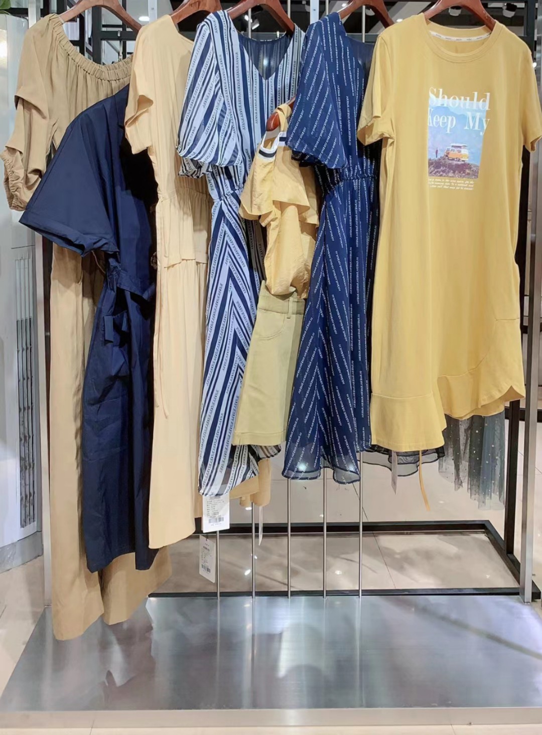 拉素夏装新款女装品牌折扣休闲正品年轻时尚连衣裙品牌组合