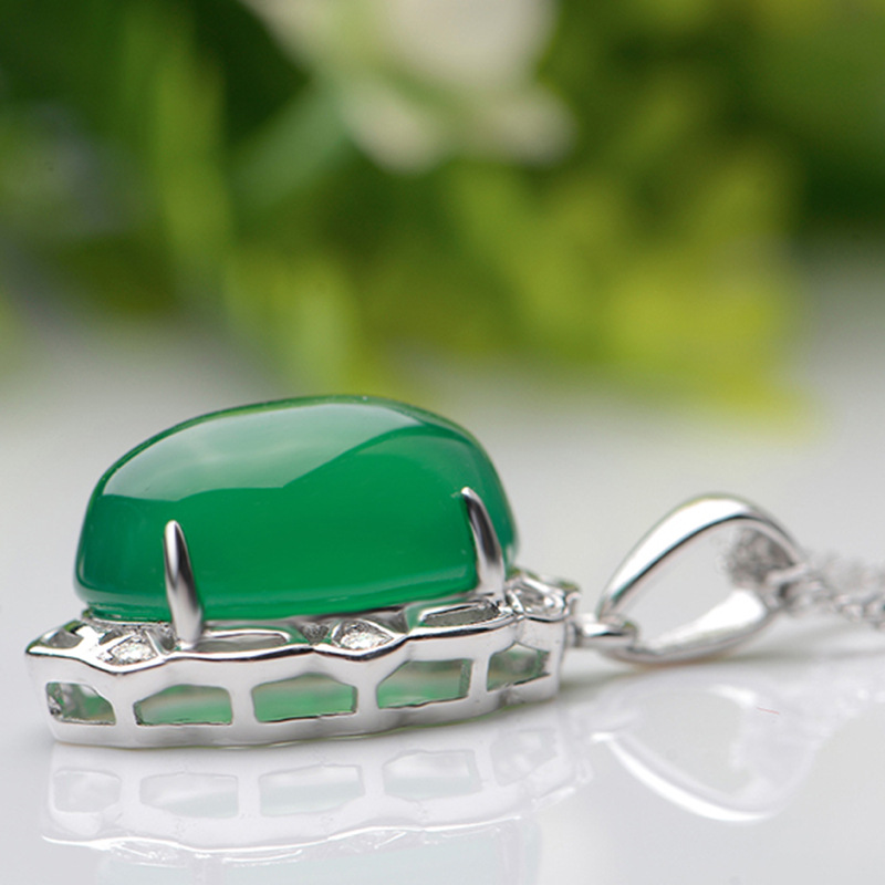 镂空蛋形绿玉髓宝石吊坠项链 仿绿玛瑙吊坠水波链送妈妈生日礼物