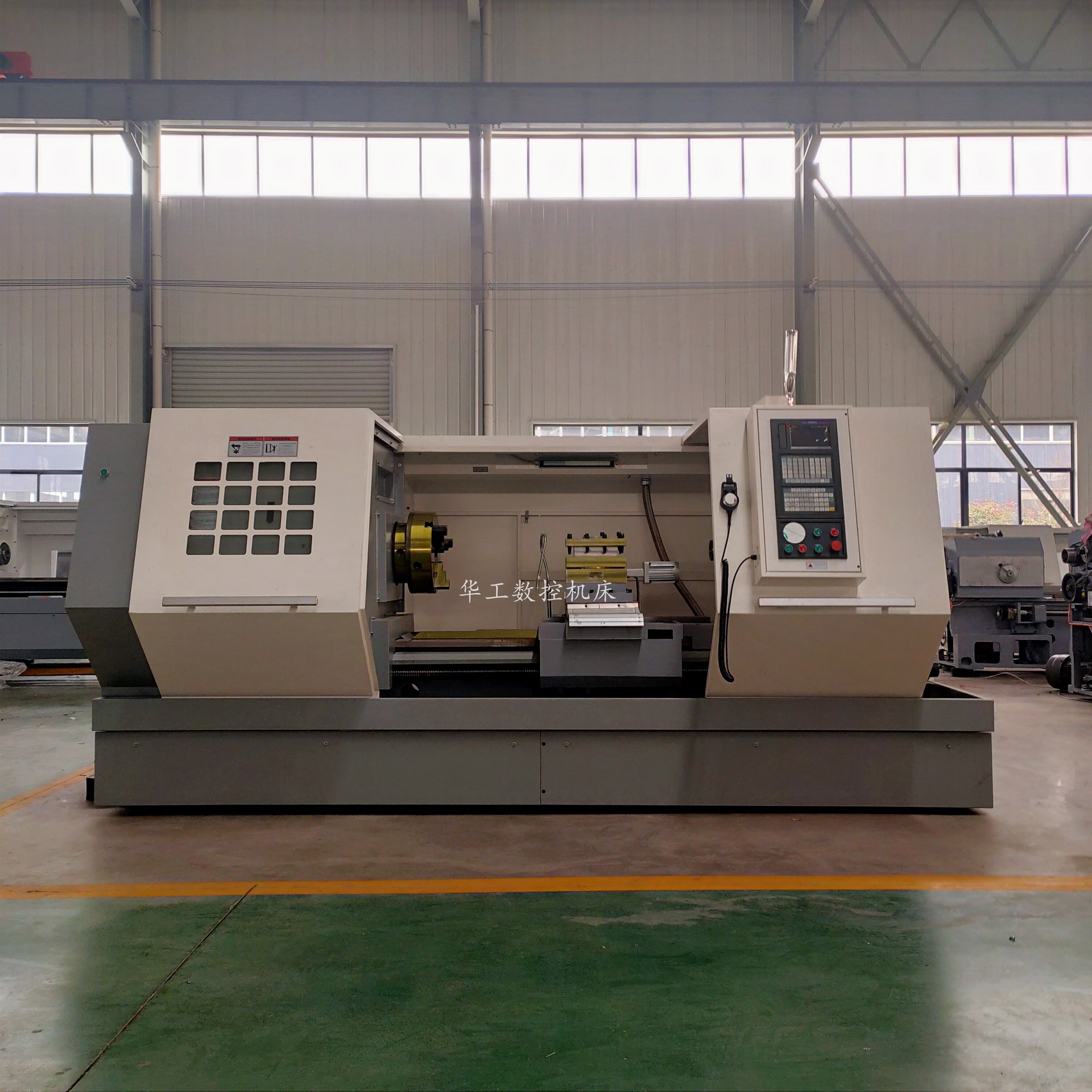 数控车实体厂家销售ck6180*1500数控车四挡调速性稳定ck6180