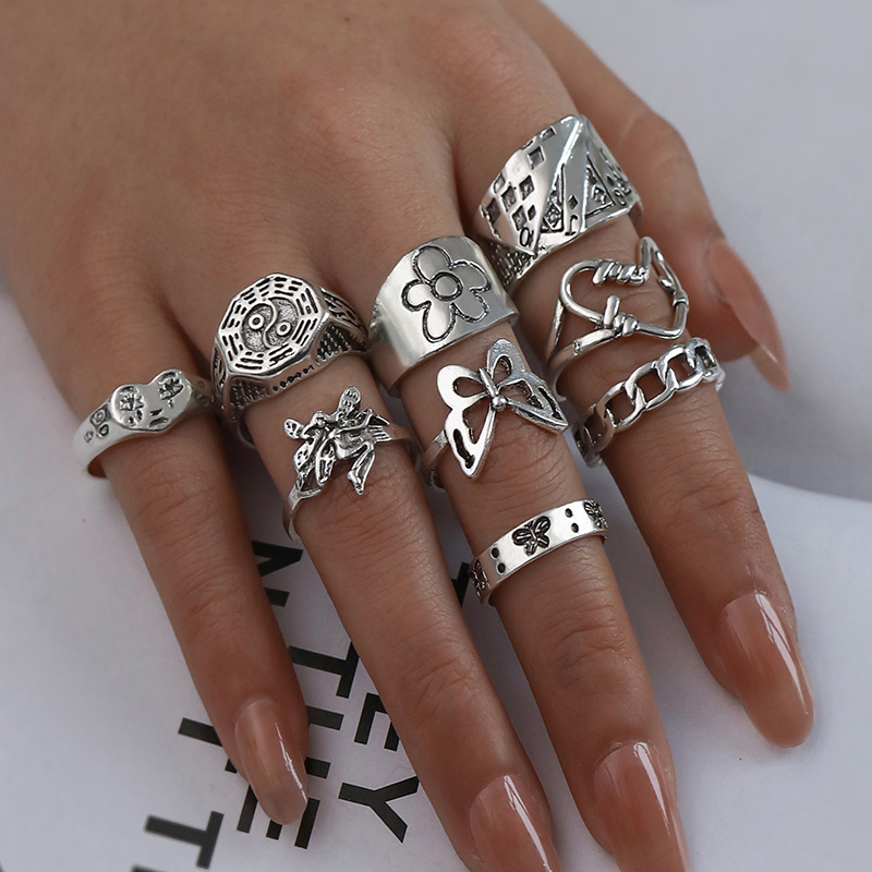 Alloy Chain Ring Vintage Crying Face Ring 9-Piece Set Poker Ring Hollow out Love Heart-Shaped Ring Daisy Ring