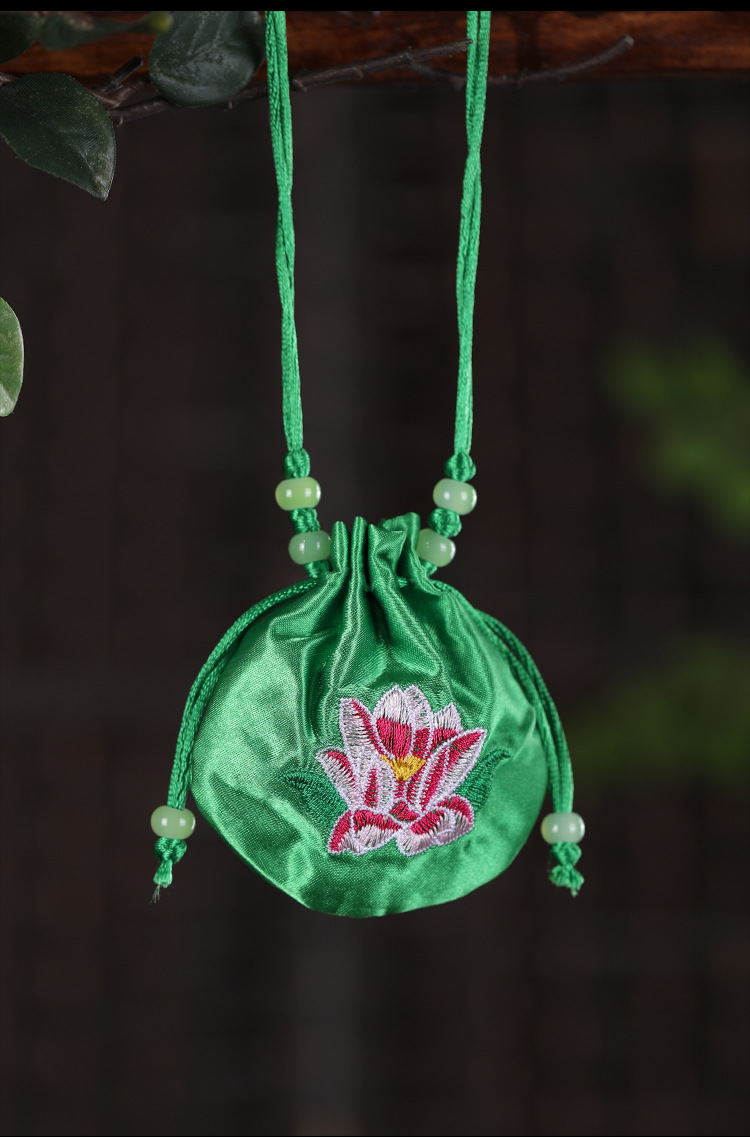 端午节香囊空袋香包驱蚊荷花包锦缎布艺刺绣空包袋子周岁挂脖批发