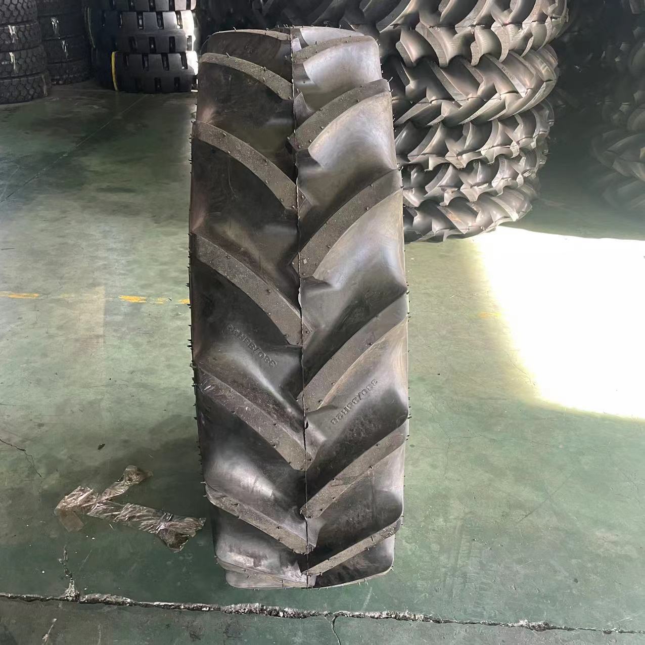 农业机械拖拉机子午线轮胎380/85r28/26/24 380/70r28/24人字花纹