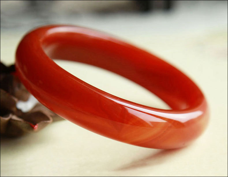 红玉髓手镯 女款冰透红玛瑙玉手镯正红a货玉石手饰手镯玉髓手镯
