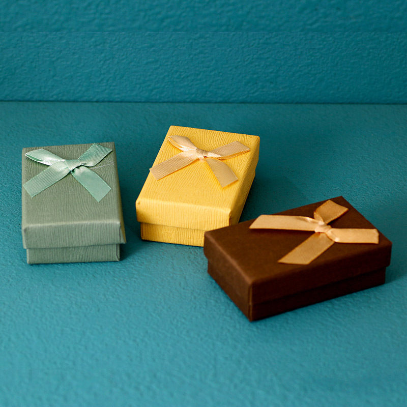 流行元素奶牛纹颜色高档全加绒弹力盒,普通包装盒颜色随机,高档礼品盒