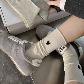 2024秋冬新款精梳棉学院风卷边堆堆爱心刺绣百搭中长筒女袜批发