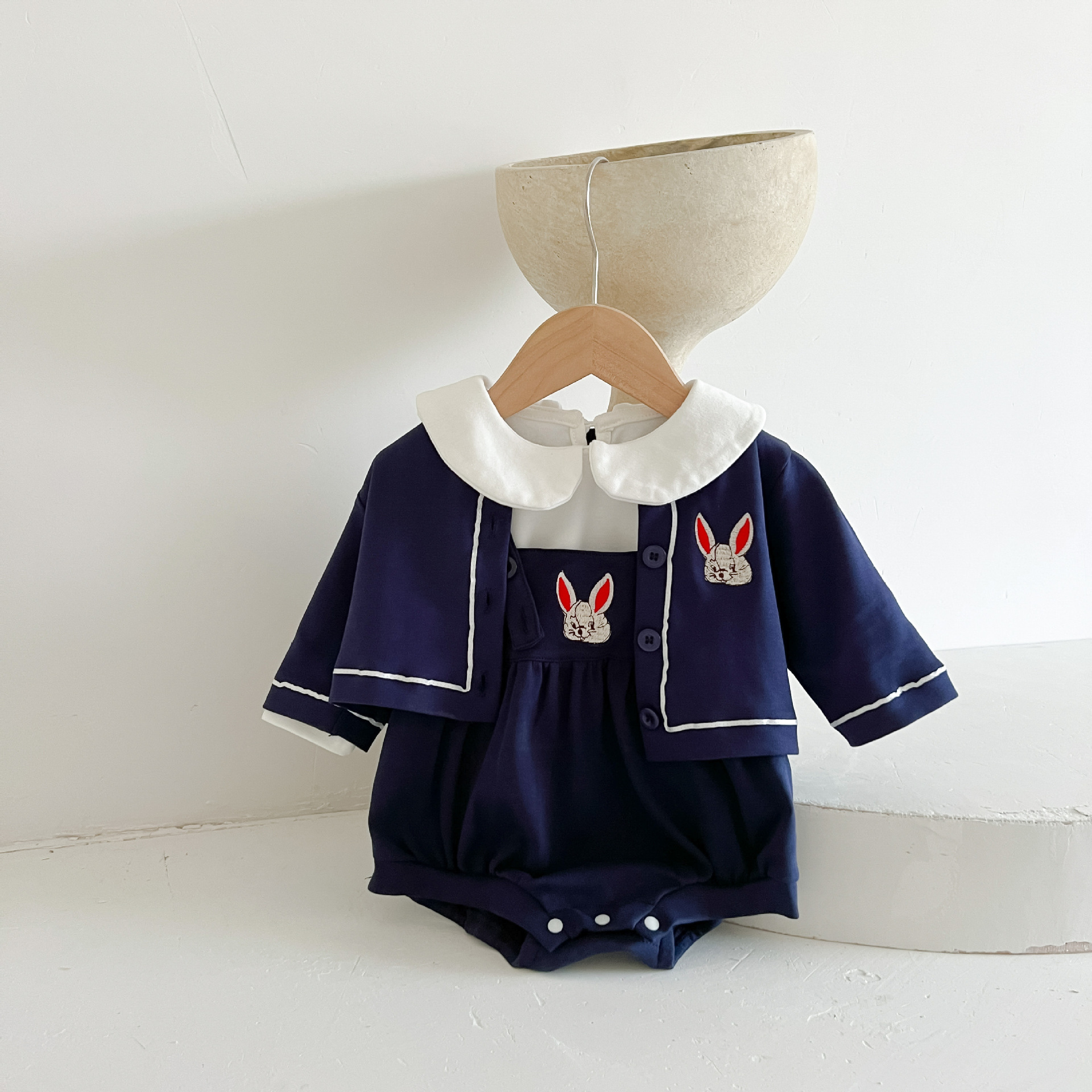 ins韩系秋装婴儿衣服女宝宝可爱小兔子套装女宝宝背带裤哈衣 外套