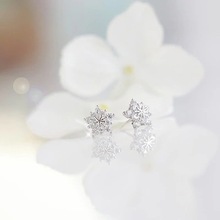 韩国925纯银耳钉雪花锆石玫瑰金耳环女气质甜美时尚迷你耳饰品