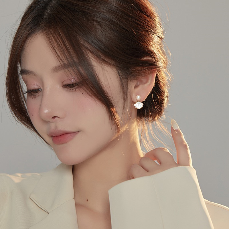 Fan-Shaped Shell Pearl Stud Earrings Sterling Silver Needle Women's Korean-Style Fashionable All-Match Fritillary Earrings New Earrings Trendy