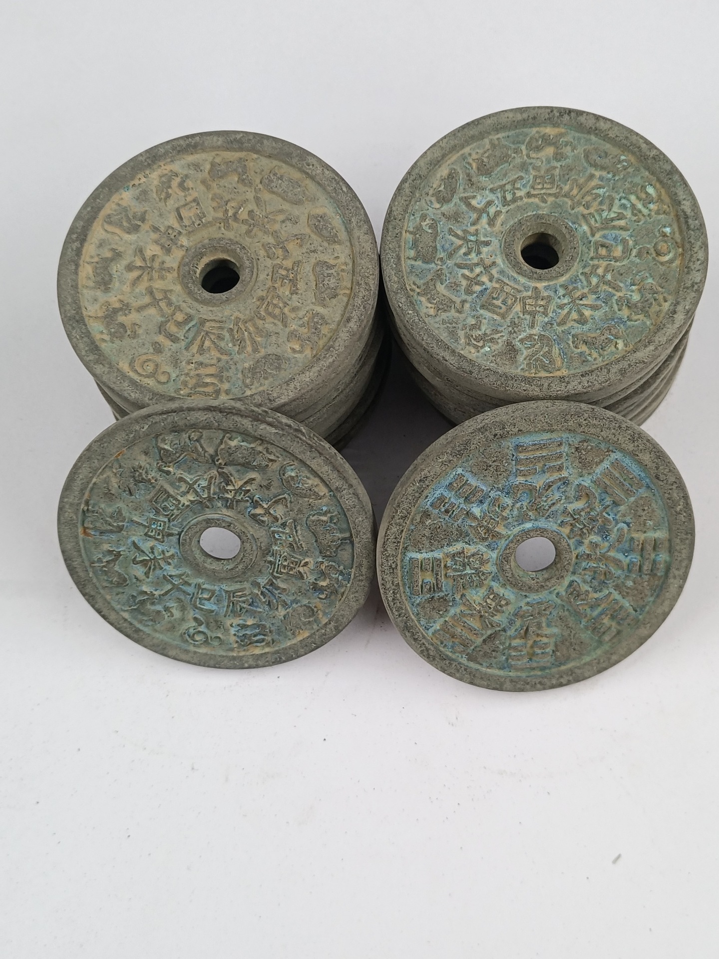 厂家批发古玩古币铜钱收藏清朝圆孔十二生肖背八卦花钱黄铜铜钱