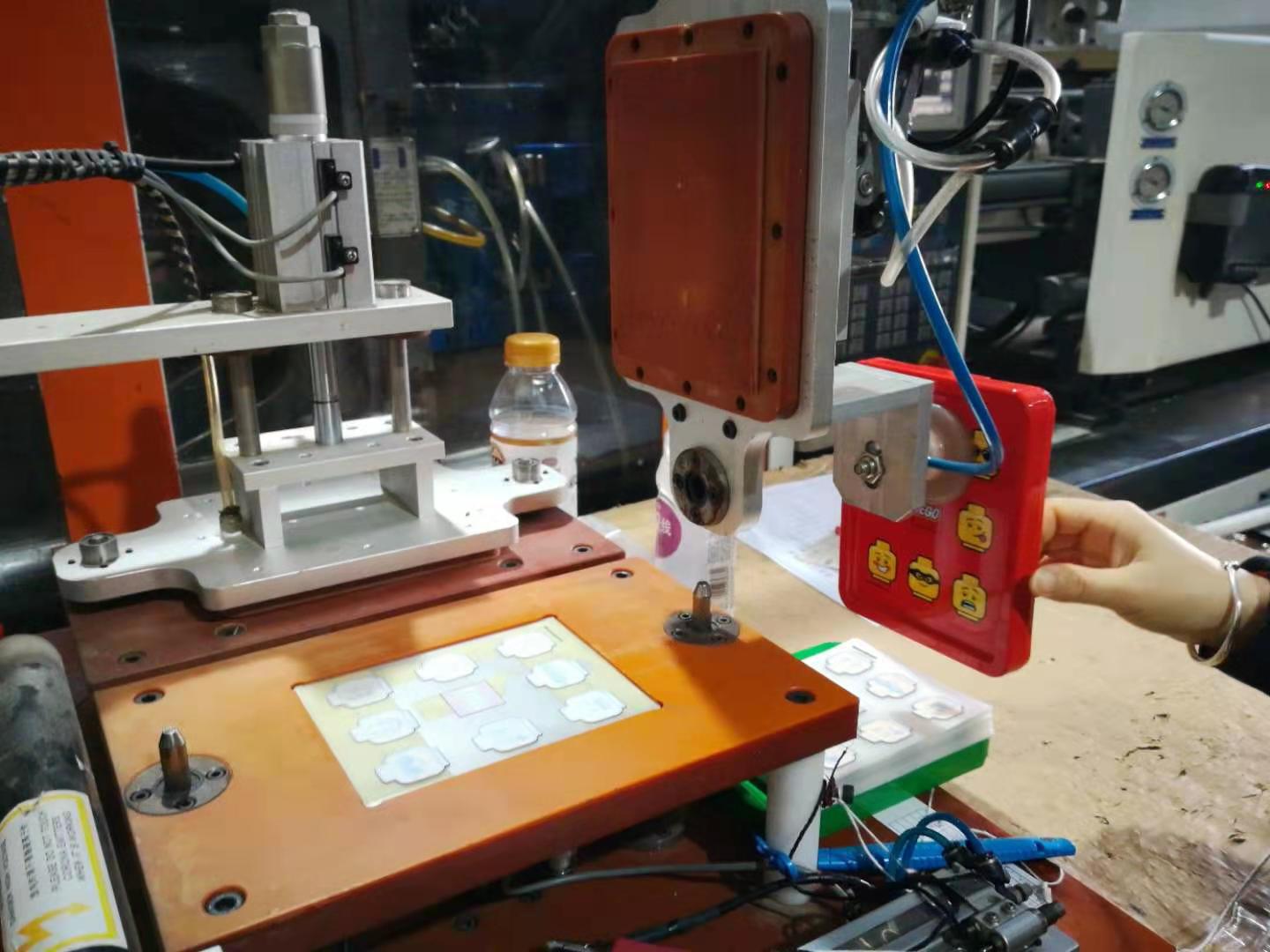 静电模内贴标用金立信牌jlx687静电模内贴标标腔制具机械手配套