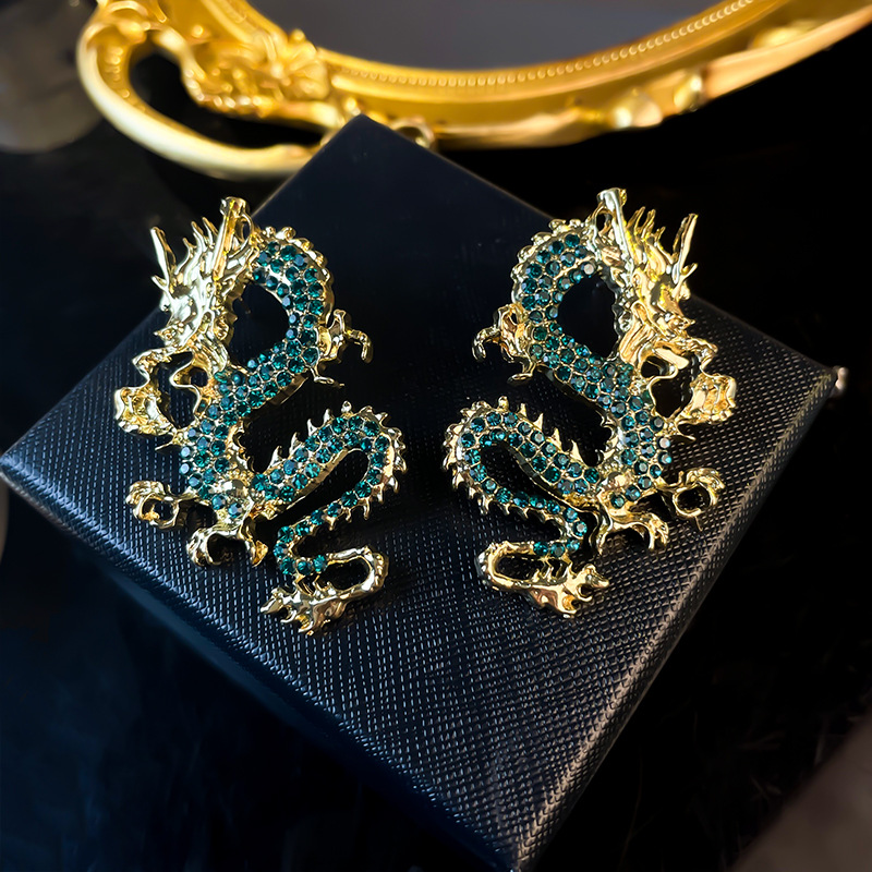 复古夸张镶钻耳环生肖个性2024年龙形耳饰气质时尚独特小众耳坠女