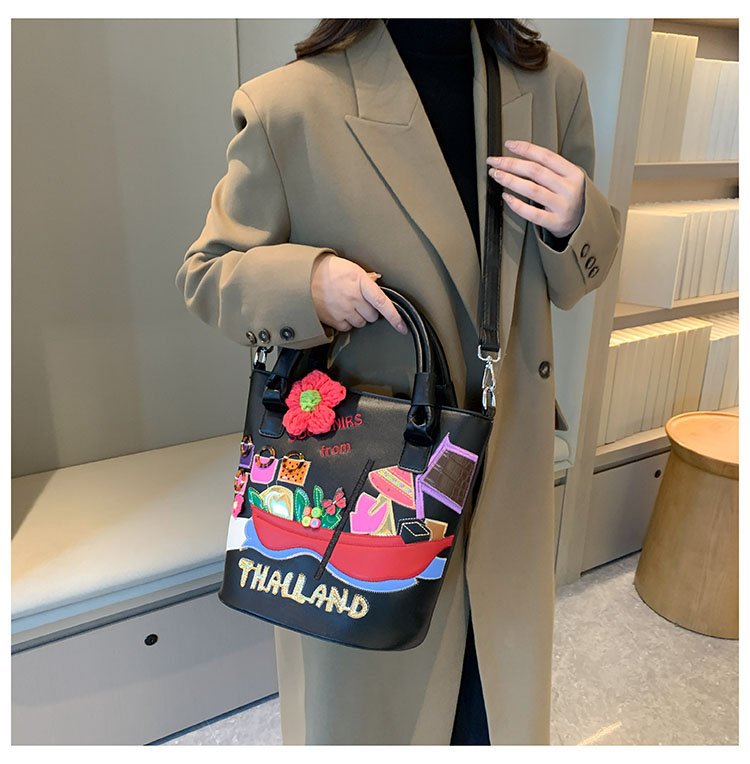 2022 New Fashion Portable Shoulder Messenger Bag Women Bucket Bag European and American Fashion Cool Embroidery All-Match Flowers