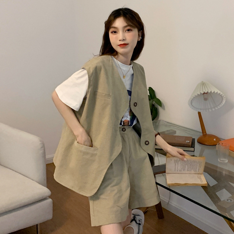 卡其色马甲外套女装夏季设计感小众外搭时尚背心叠穿坎肩网红马夹