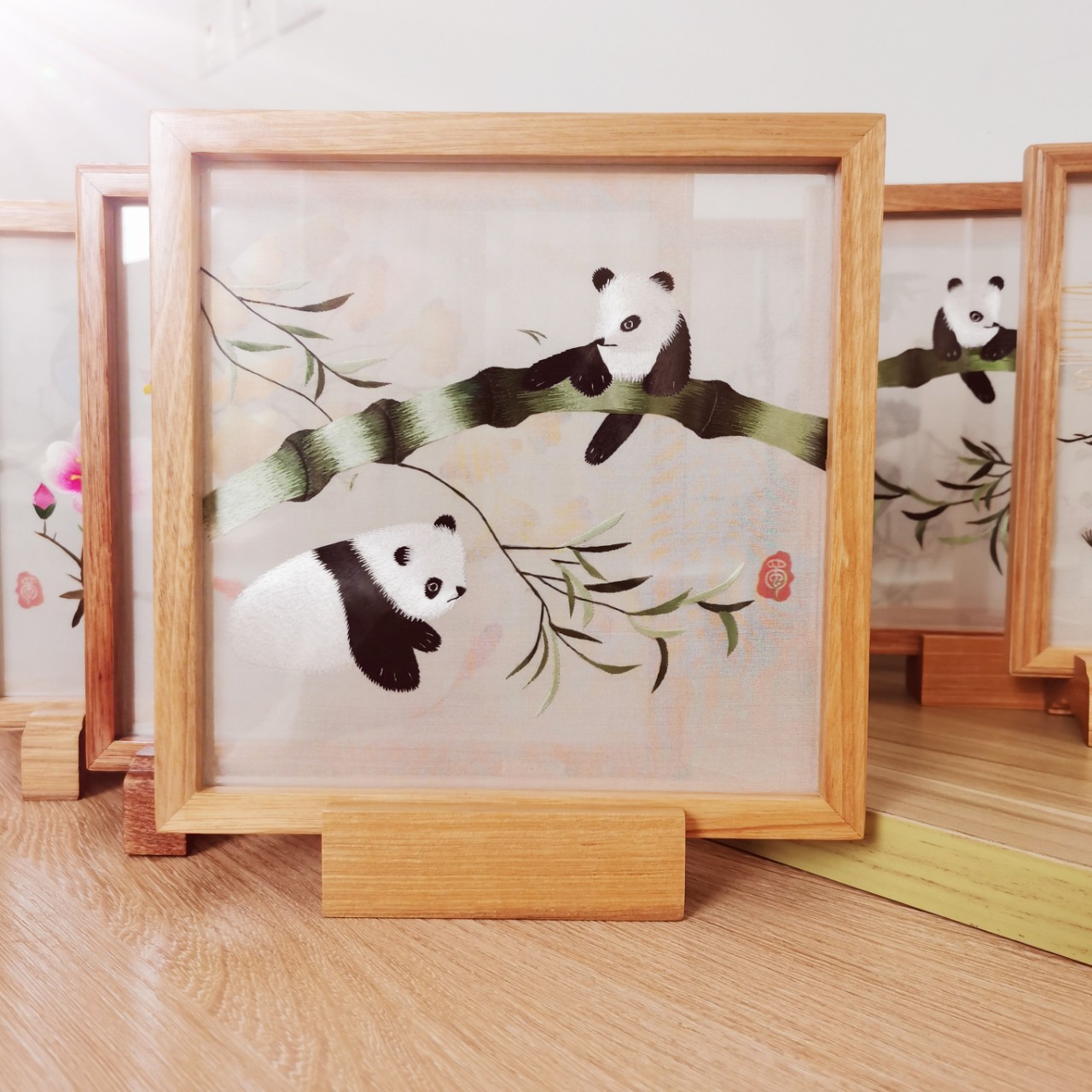 新品蜀绣橡木框刺绣双面绣中国风特色礼物刻logo批量预订特色礼品