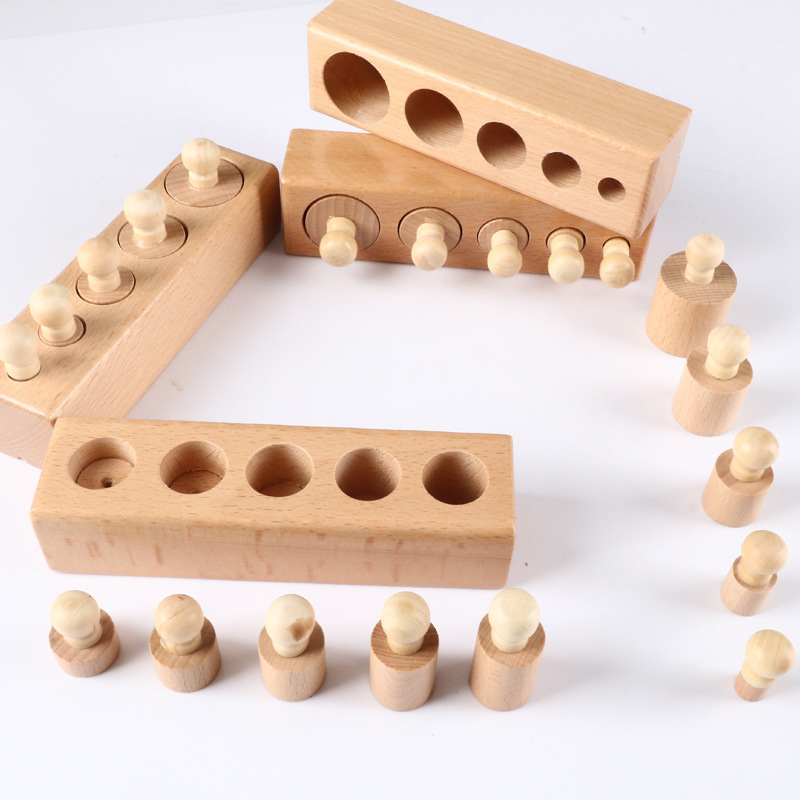 厂家直营木制儿童早教家庭版插座圆柱体蒙氏早教教具智力开发玩具