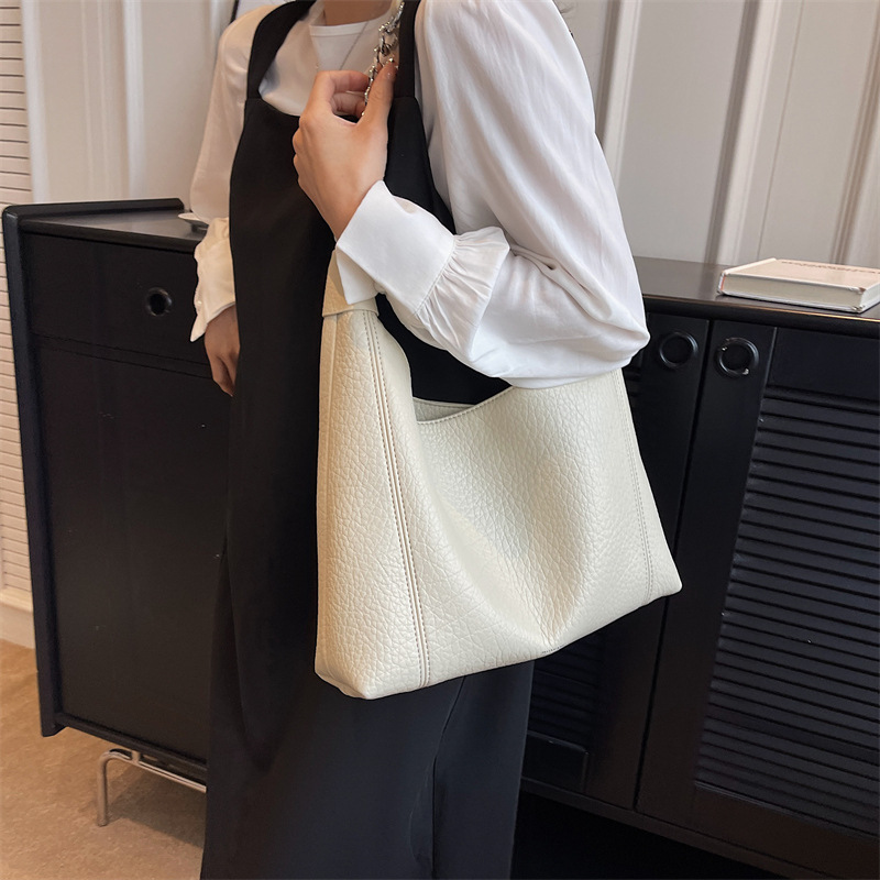 Bubble Soft Leather Solid Color Large Capacity Tote Bag for Women 2023 New Single Shoulder Underarm Commuter Vacation