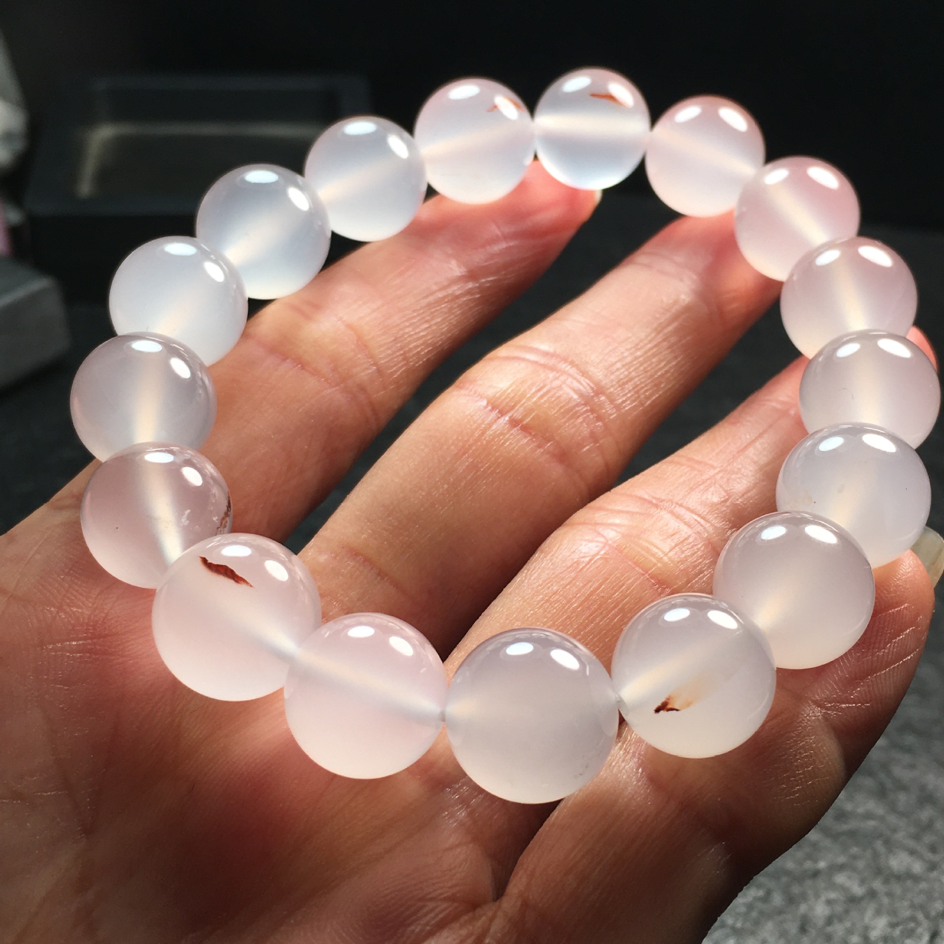 精品川料南红高冰荔枝冻飘一点红手串无杂裂男女同款情侣单圈手链