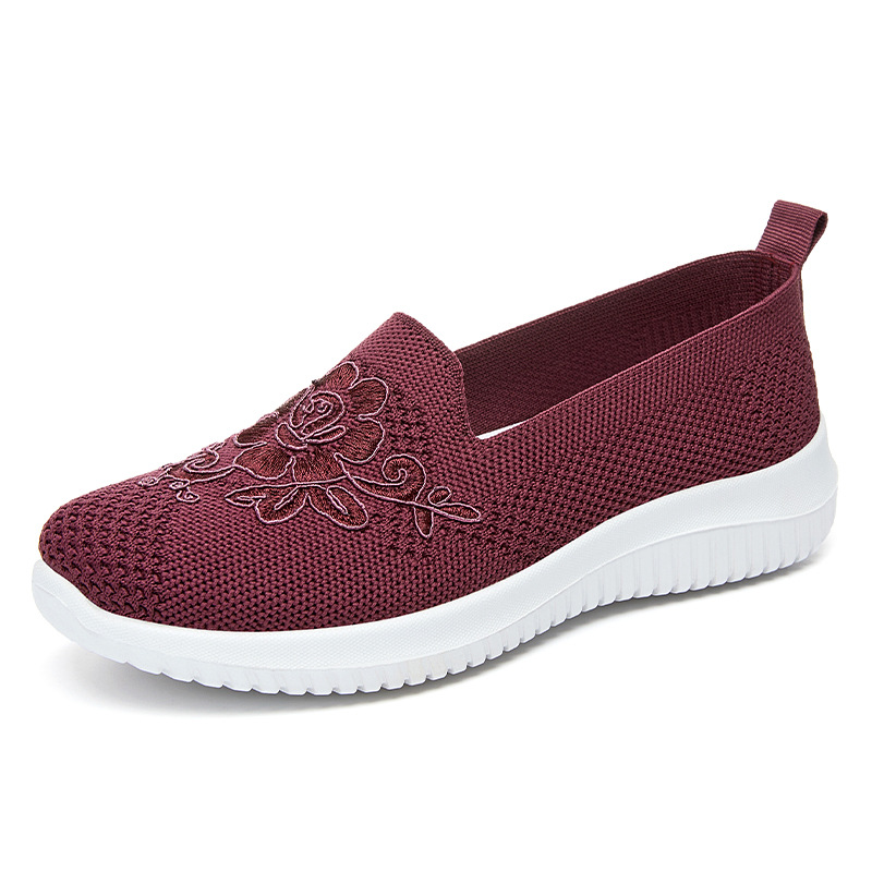 Women's Shoes 2023 Spring New Old Beijing Cloth Shoes Embroidered Mom Shoes Low-Cut Slip-on Women's Shoes Cross-Border Factory