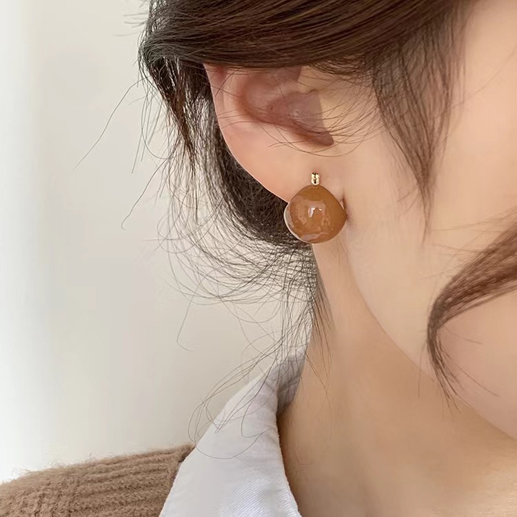 Retro Coffee Color round Elegant High-Grade Earrings for Women Autumn and Winter French Style Ear Clip High-Grade Sense 2022 New Fashion Earrings