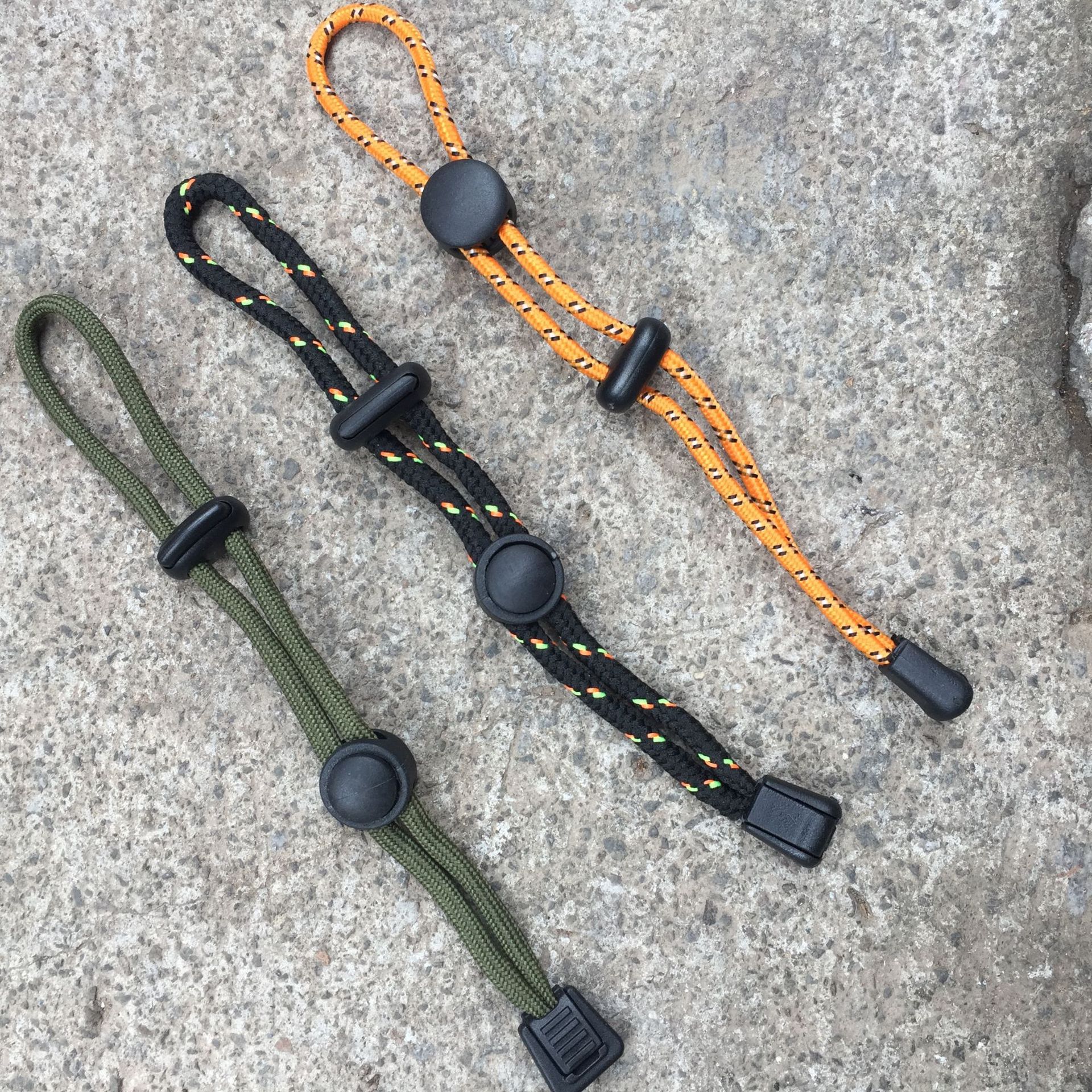 户外弹力绳固定扣 钥匙链登山扣 登山扣快挂 七芯伞绳编织钥匙扣