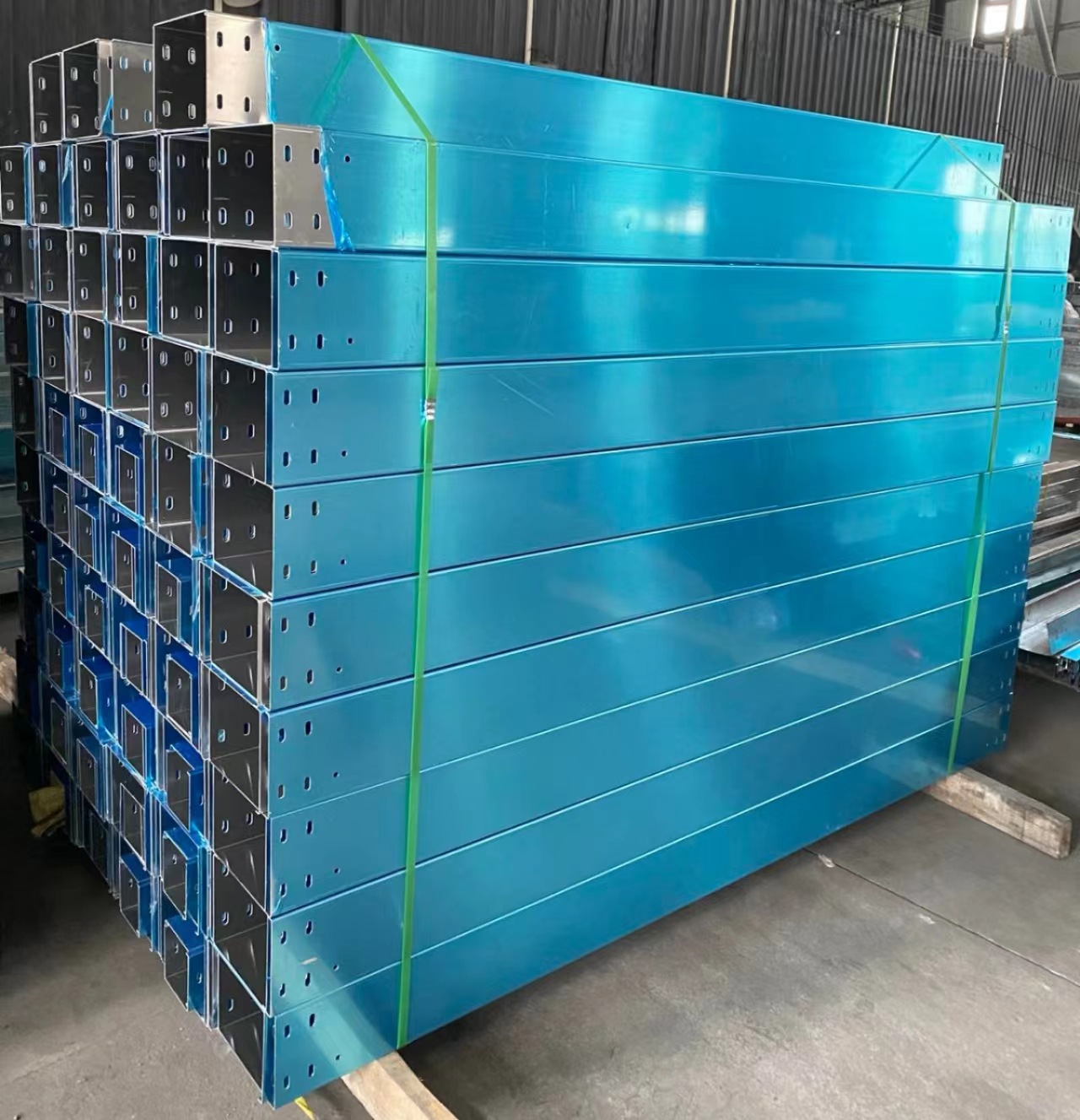 佛山线槽工厂直供铝合金桥架铝合金线槽铝合金防火桥架铝合金槽盒