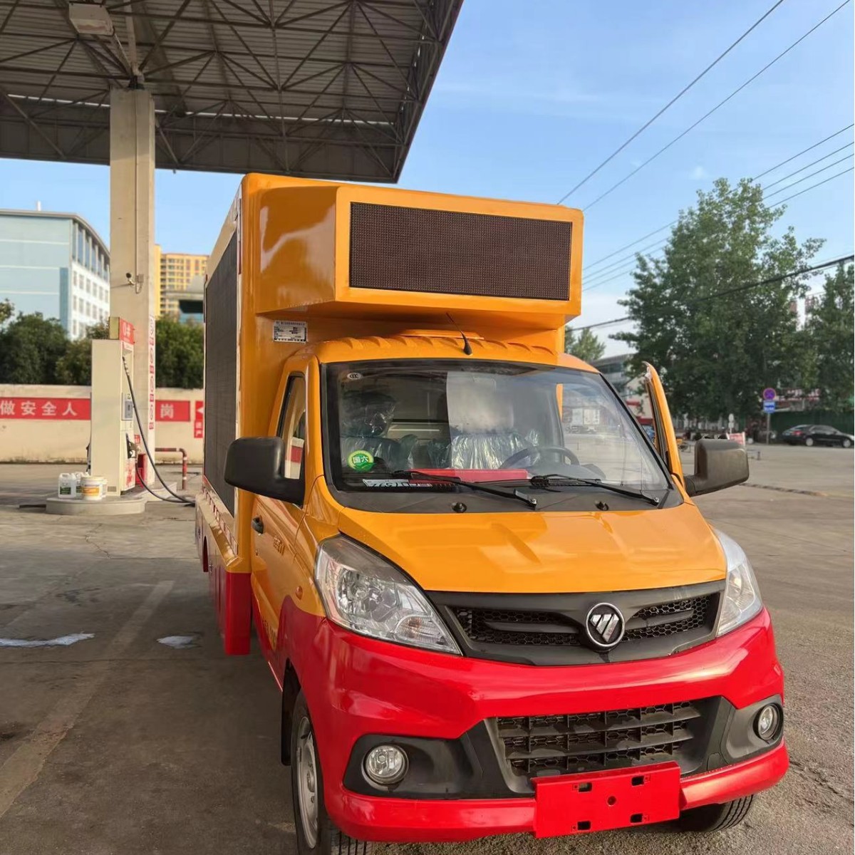 双面屏小型国六新品福田汽油广告车 全彩屏多功能宣传车 流动宣传
