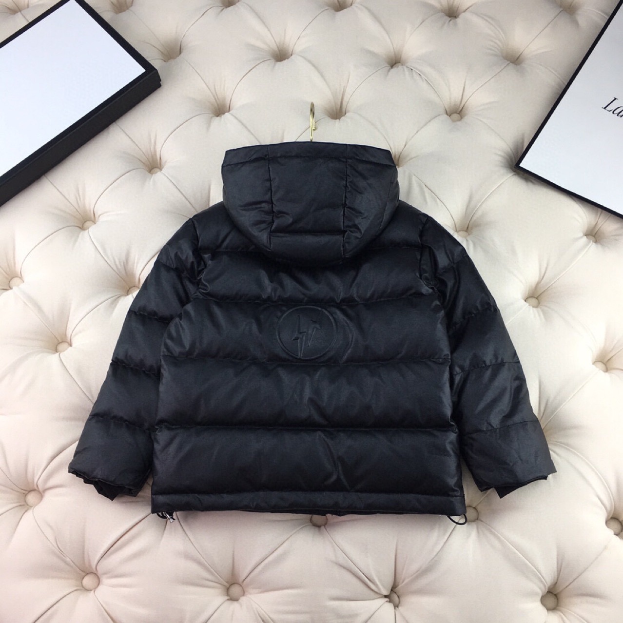 短款儿童亮皮羽绒服男童女童小童宝宝洋气银色亮面免洗pu皮反季