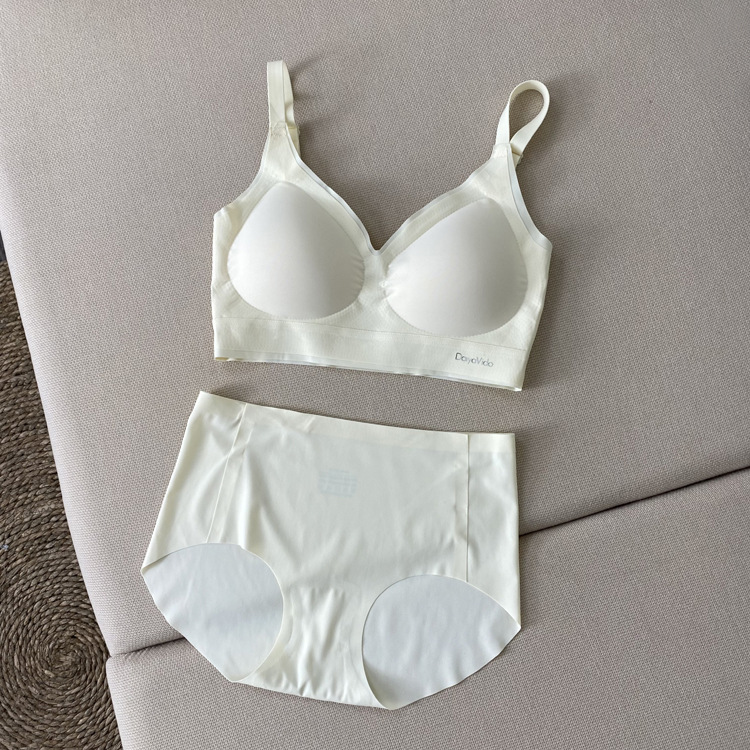 【微客包邮】夏款内衣套装女文胸 内裤透气速干高弹巨灵无钢承托