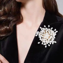 天然珍珠胸针珊瑚流苏花朵感时尚圆形精致小香珍珠胸饰女