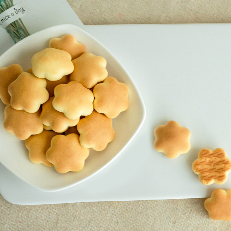 婴儿乐180g胡萝卜素饼干蛋奶加钙饼干零食小吃零食品饼干儿童零食