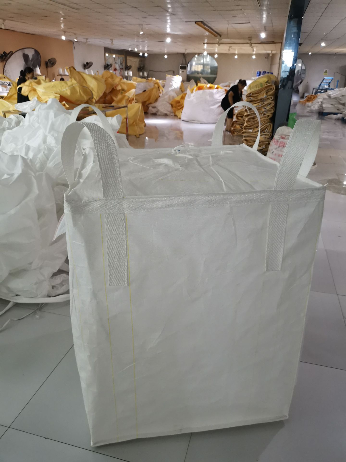 源头厂家上小口下平底四吊吨包袋太空袋 1.5吨定制尺寸吨袋集装袋