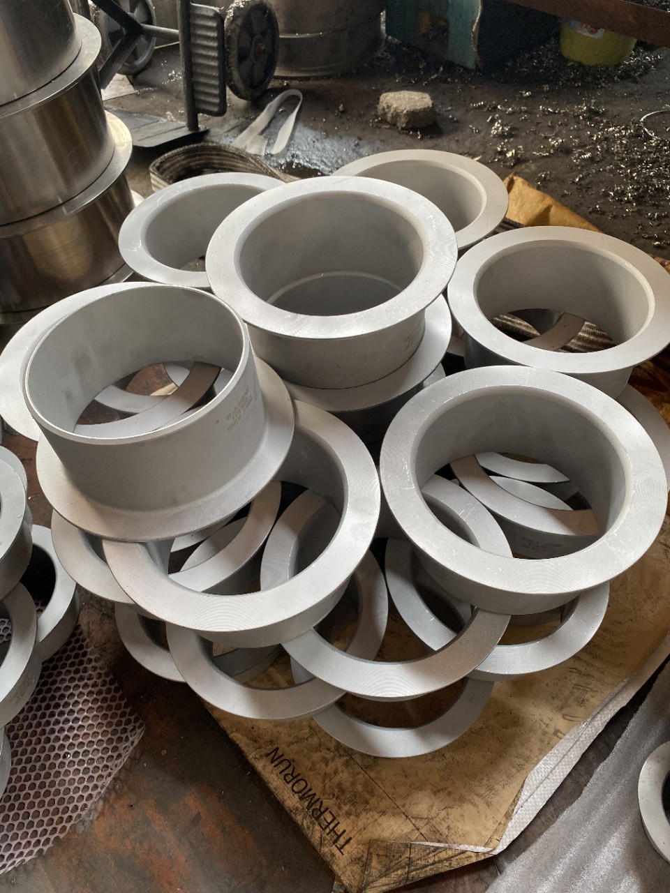 304316l2205不锈钢特钢工业对焊接松套法兰普车喷砂翻边