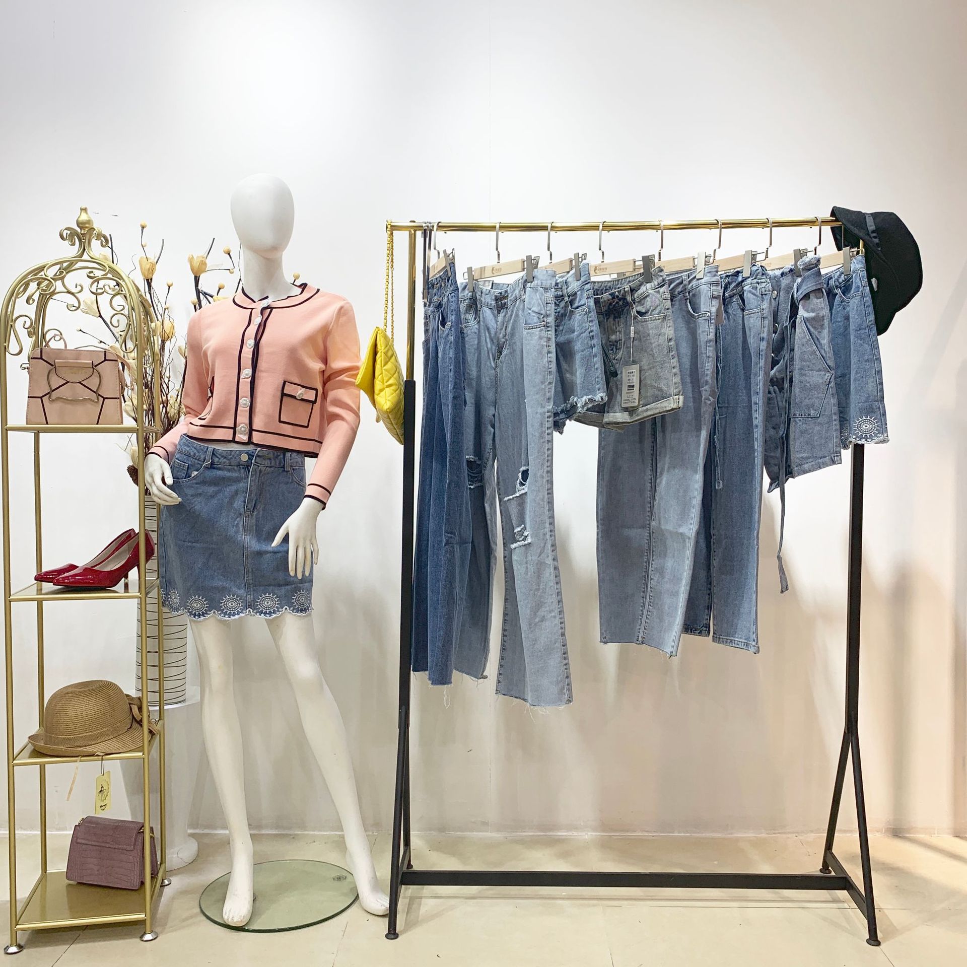 时尚芭莎牛仔裤21夏品牌折扣清仓女装外贸剪标尾货夜市摆摊衣服批