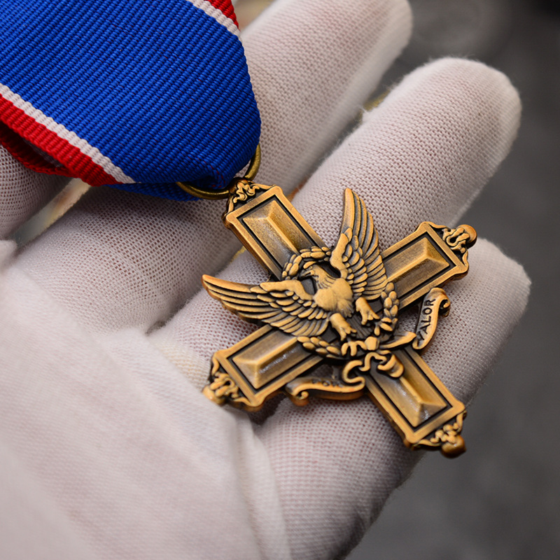 复刻美国美军陆军杰出服役十字勋章金属徽章
