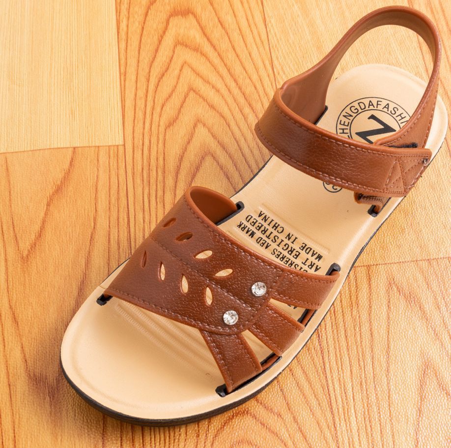 24年新款女魔术贴休闲淑女中年女士平底中跟凉鞋568 6女凉鞋批发