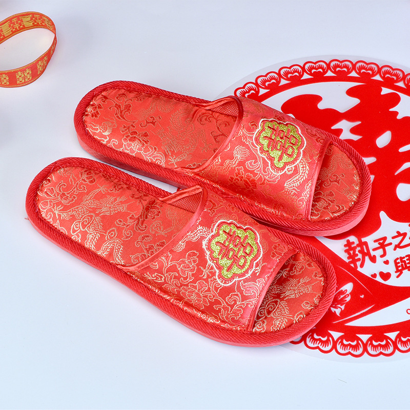 Spot Wedding Slippers Wedding Supplies Summer Toe Covering Embroidered Slippers Indoor Home Open Slippers Couple Wholesale