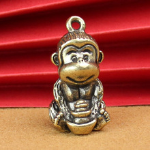 实心黄铜小猴子挂件手捧元宝猴子生肖猴可爱铜猴子钥匙扣吊坠