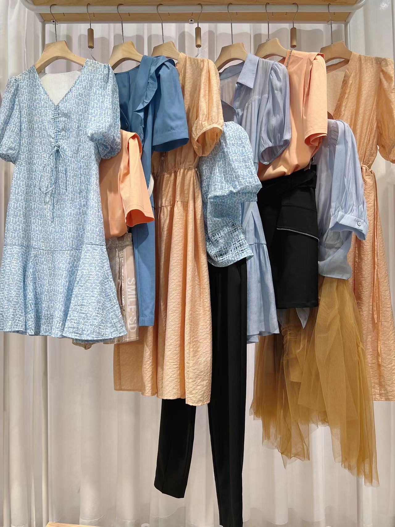 李维恩品牌折扣女装专柜衣服风衣连衣裙商场撤柜十三行一手货源