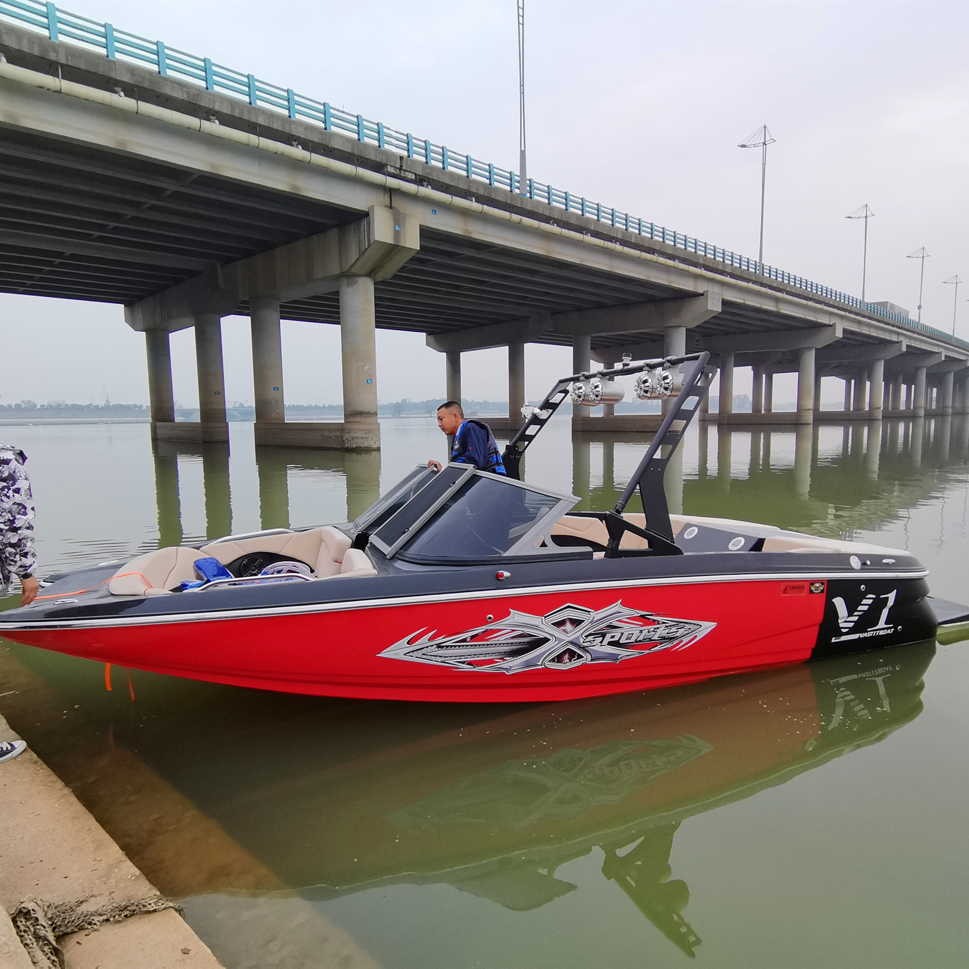 造浪艇滑水艇尾波冲浪艇 柴油机快艇 可办证快艇-阿里巴巴