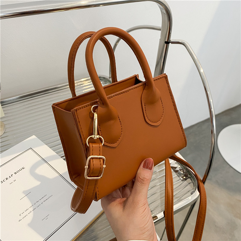 Women's Bag 2022 New Cute Trumpet Handbag Large Capacity Elegantquality Niche Messenger Bag