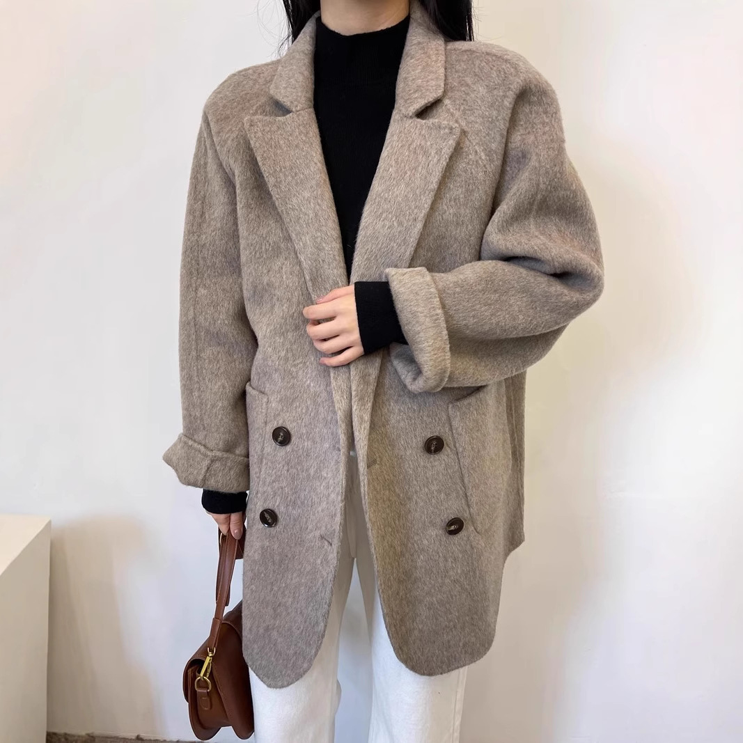 阿尔巴卡绒大衣女