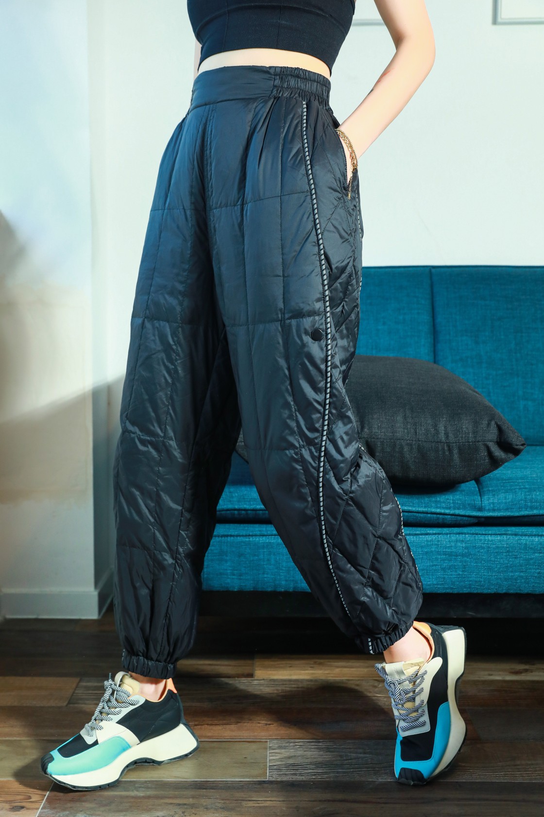 运动羽绒裤女外穿时尚宽松户外休闲保暖加厚高腰轻薄鸭绒裤潮