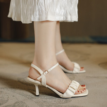 高跟凉鞋女2023夏新款法式小众设计感仙女风一字带细跟方头凉鞋