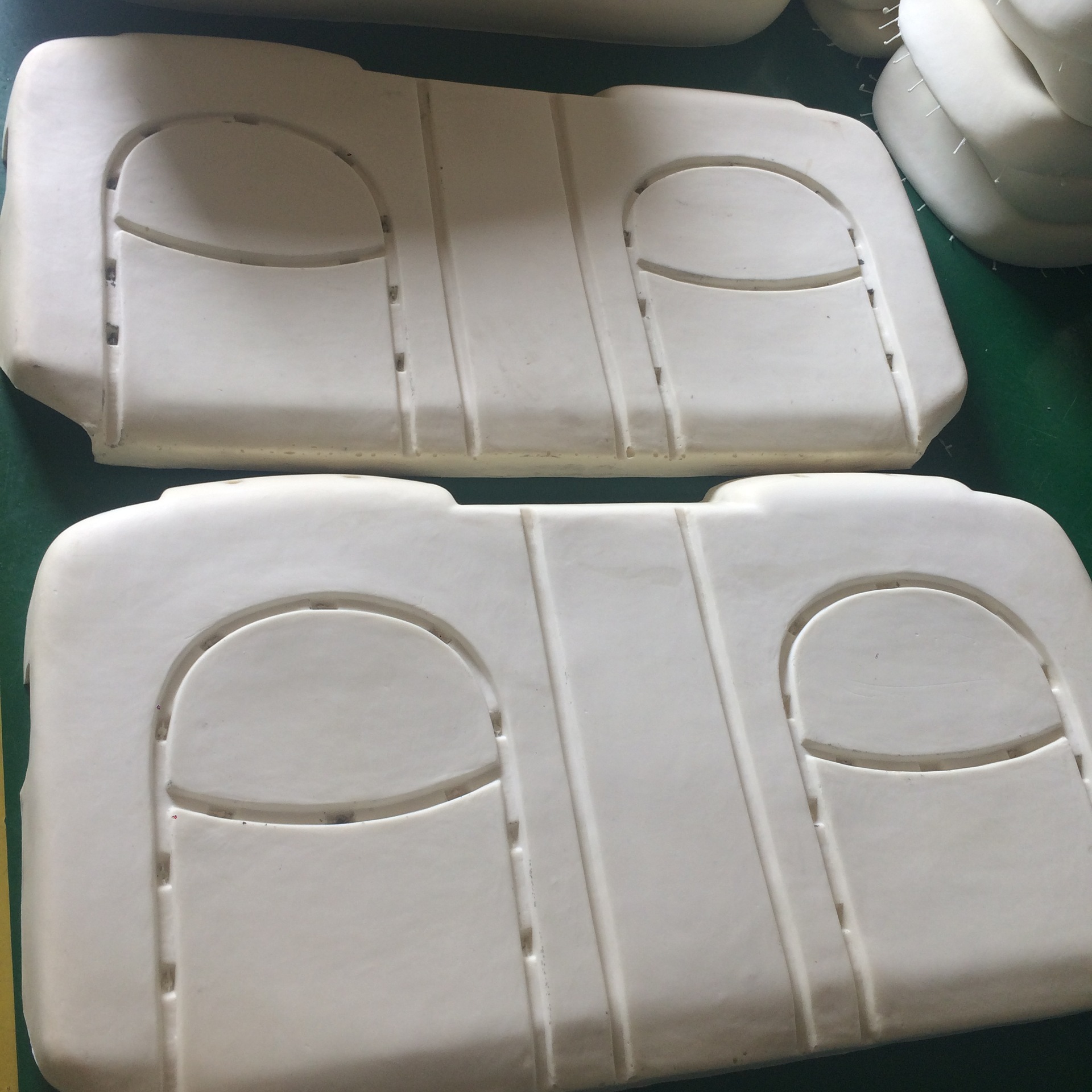 定做聚氨酯pu汽车海绵 沙发海绵 防尘海绵 模具定型一次成型