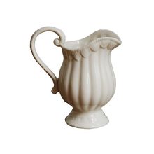 出口英国浮雕复古欧式花纹陶瓷小奶壶餐桌桌面小花瓶艺术收藏摆件