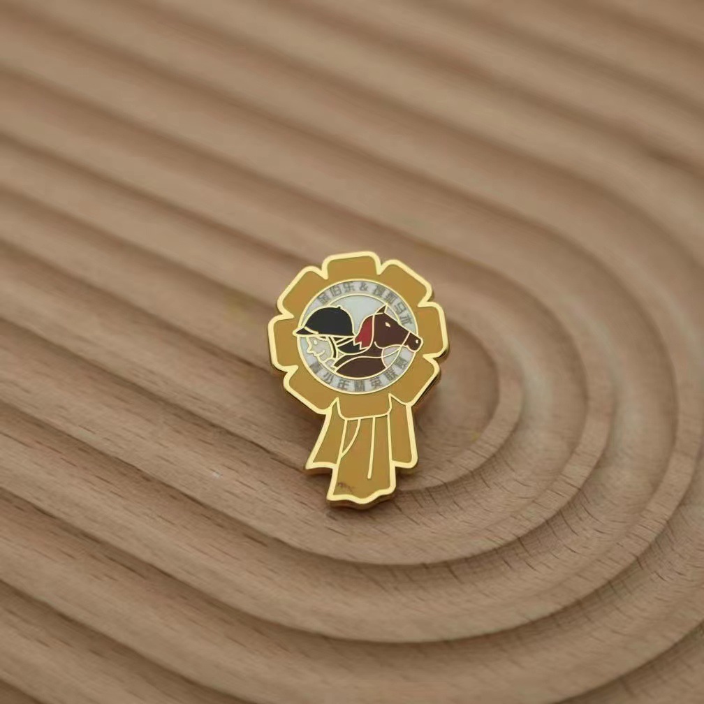 金属徽章定 制珐琅uv打印工艺徽章搜狐马术logo帽沿夹 马拉松奖牌