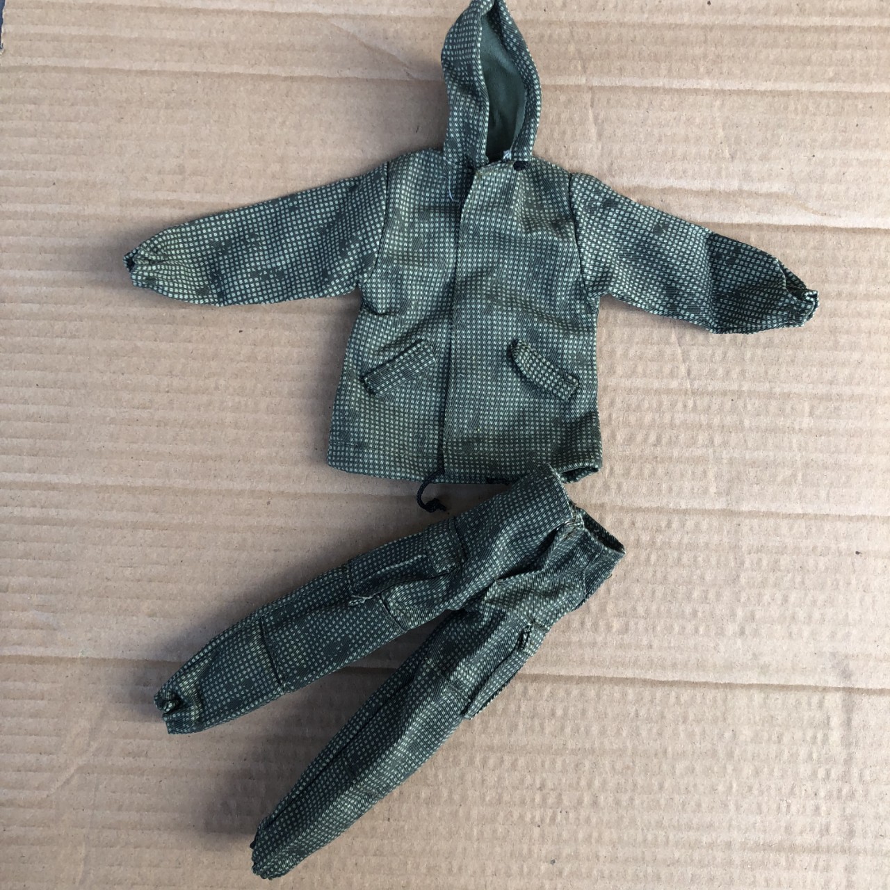 1/6兵人衣服军绿色细格子套装 迷彩服戴帽子 外套  帽子有抽绳