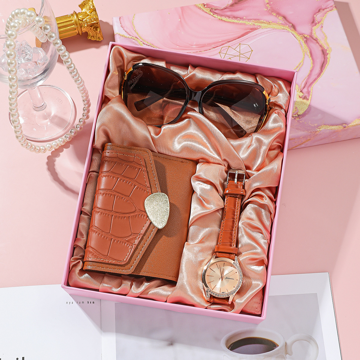 Women's Gift Set Opening Event Gift Gift Gift Gift Gift Box for Female Customers Fashionable and Good Sunglasses Wallet